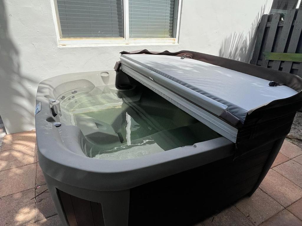 4Br Home, Hot Tub, Near Beach & Wilton Manors Fort Lauderdale Exterior foto